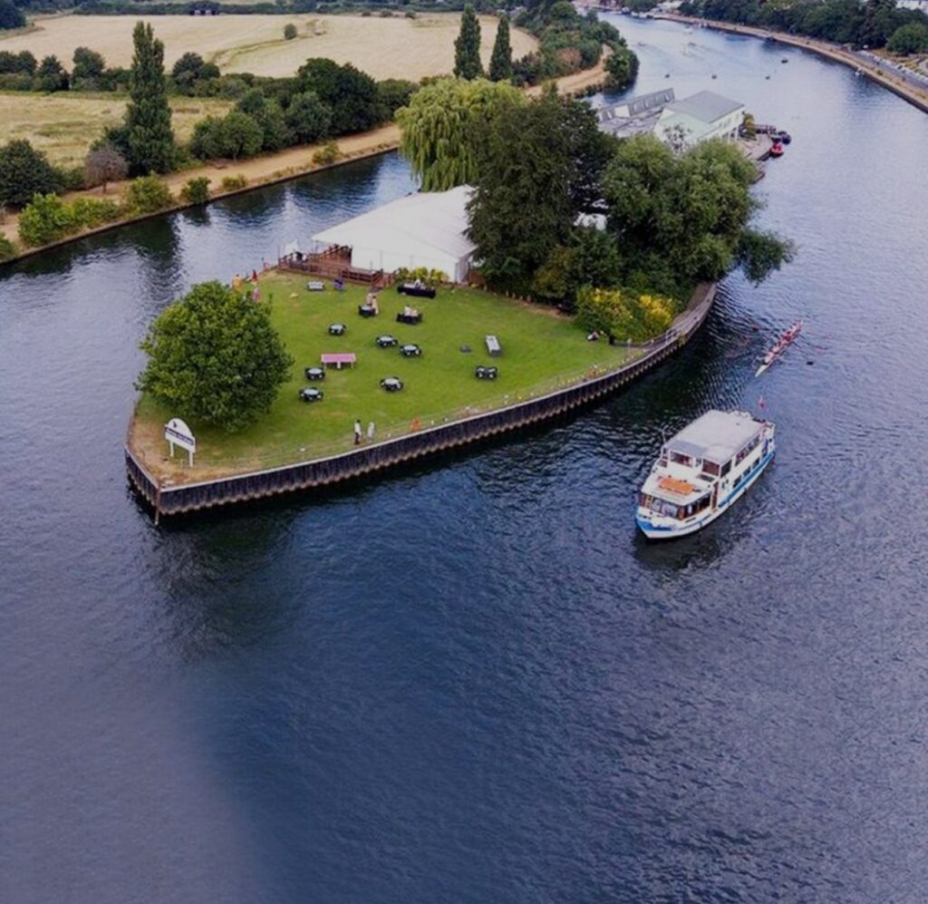 Ravens Ait - the perfect place to celebrate the life of a loved one